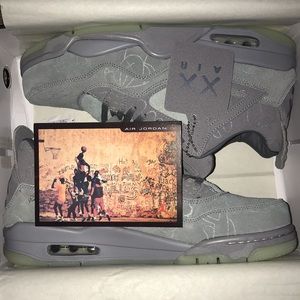 KAWS x Air Jordan 4 Retro 'Cool Grey'